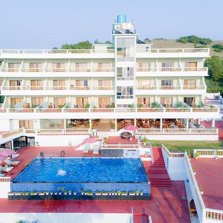 Sparv Aulakhs Resort 曼德姆 外观 照片