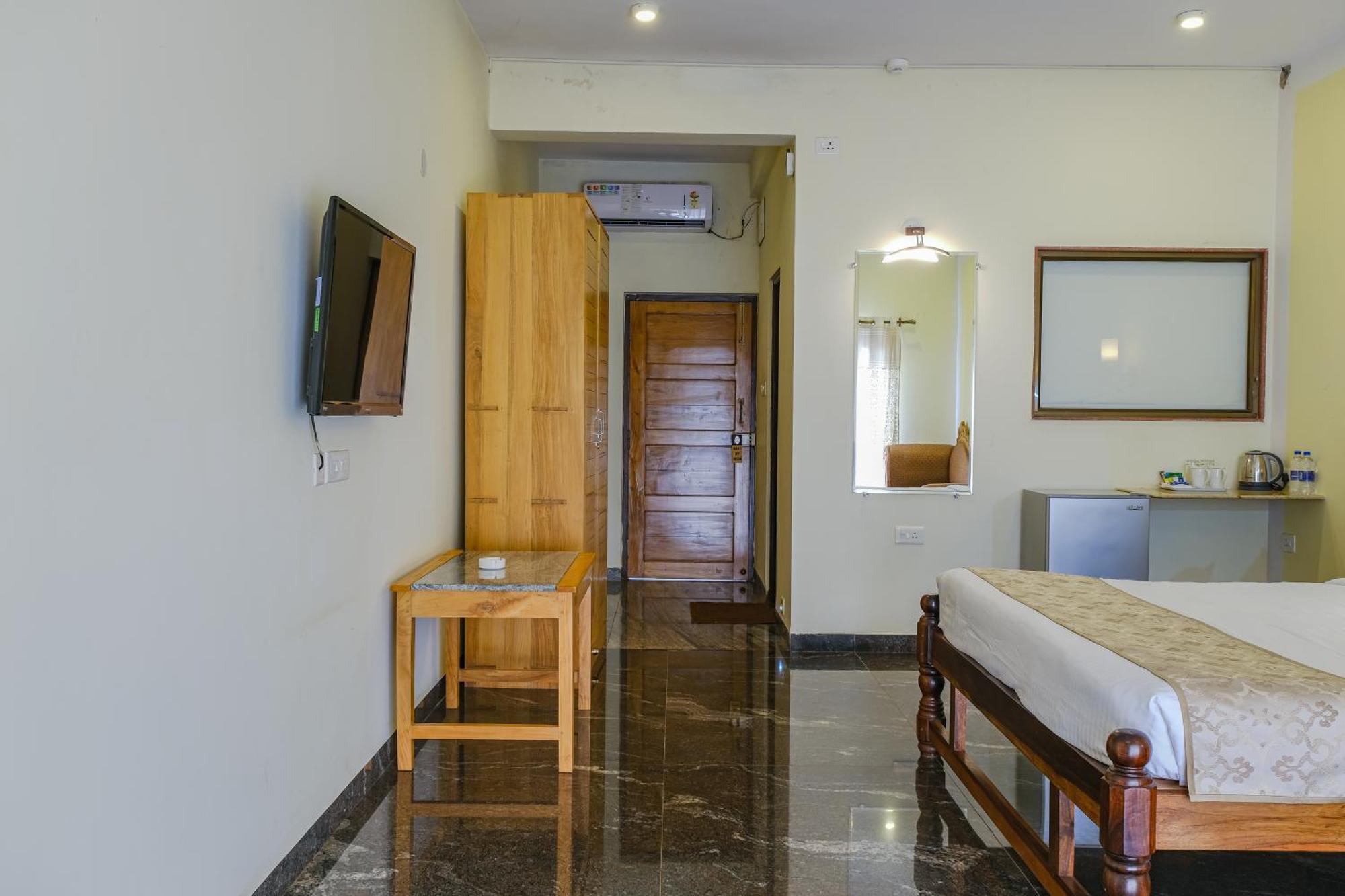 Sparv Aulakhs Resort 曼德姆 外观 照片
