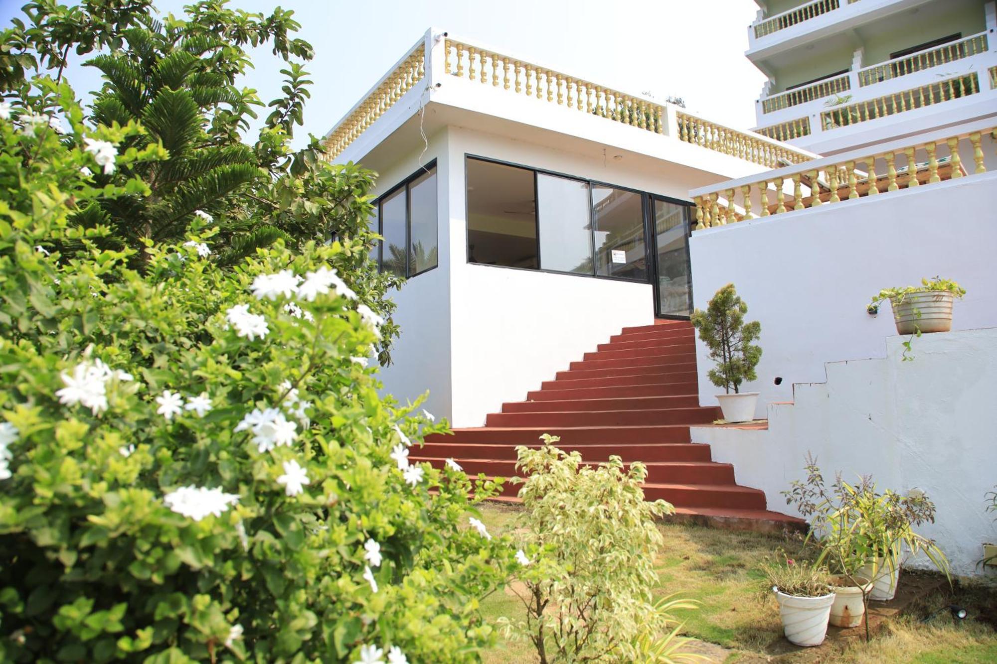 Sparv Aulakhs Resort 曼德姆 外观 照片