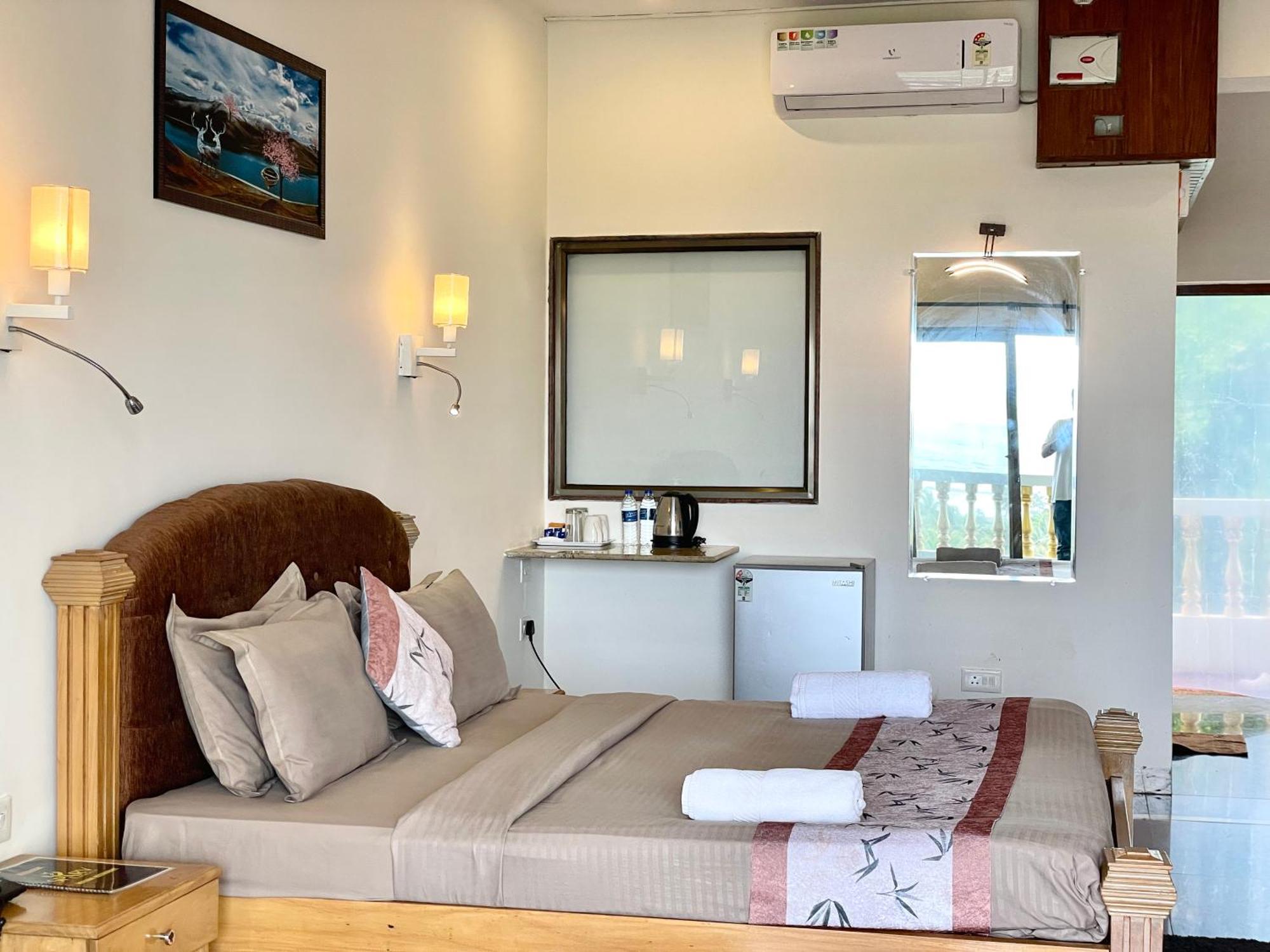Sparv Aulakhs Resort 曼德姆 外观 照片