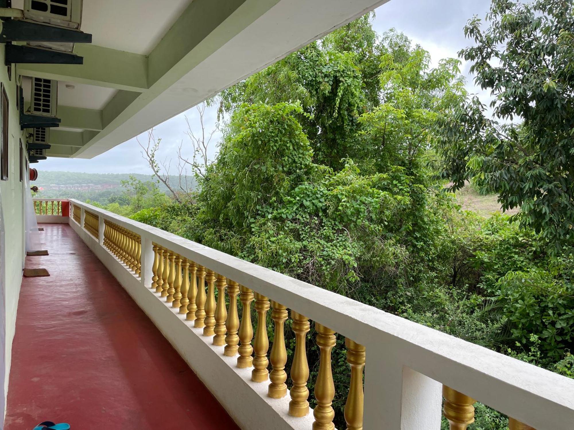 Sparv Aulakhs Resort 曼德姆 外观 照片