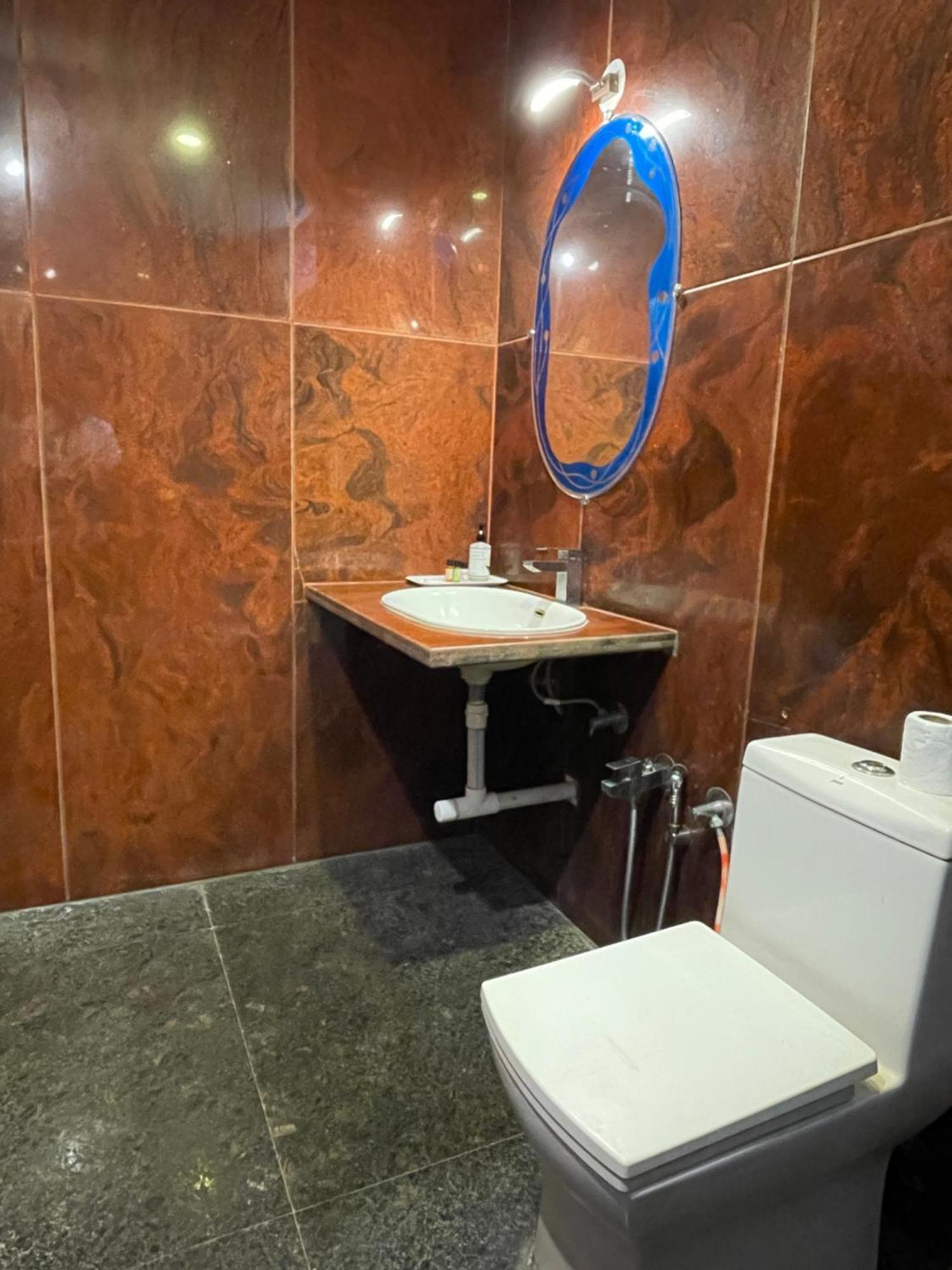 Sparv Aulakhs Resort 曼德姆 外观 照片