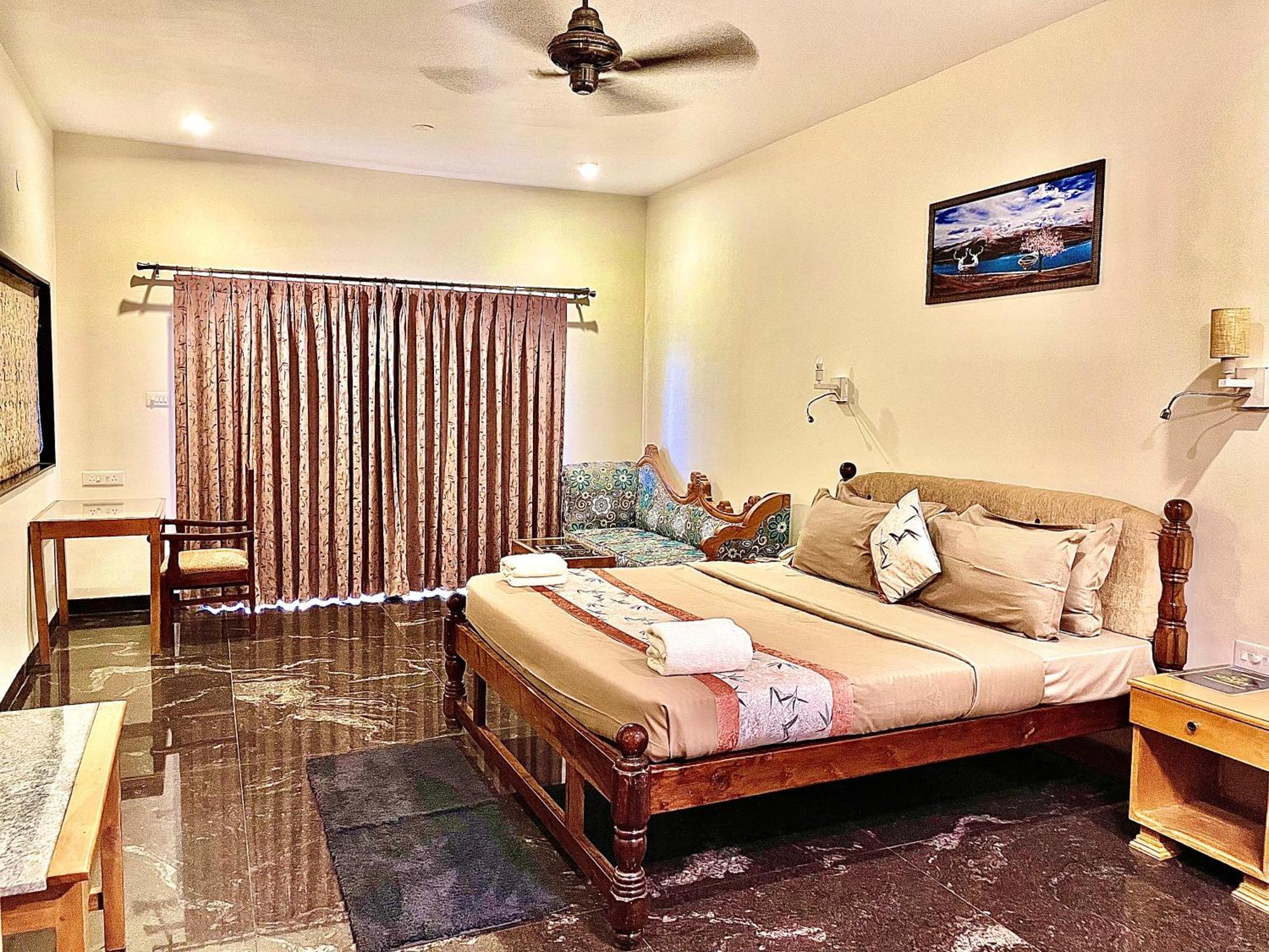 Sparv Aulakhs Resort 曼德姆 外观 照片